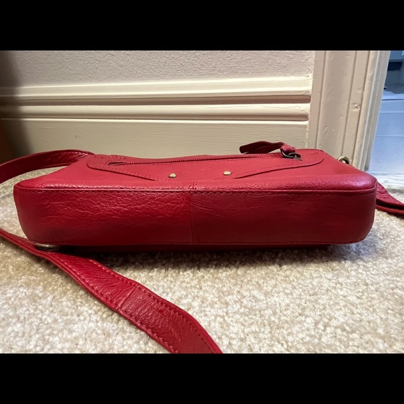 Lloyd baker leather shoulder bag. New with tags. Red. - Picture 6 of 9